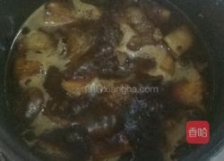 杏鲍菇炖五花肉的做法图解7