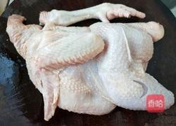 电饭煲盐焗鸡的做法图解1