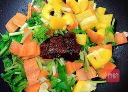 醬爆筆管魷魚(yú)（10分鐘快手菜）的做法圖解8