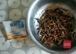 高蛋白香酥脆炸蚂蚱的做法图解1