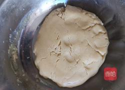 莲蓉蛋黄月饼的做法图解3