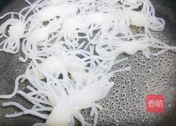 凉拌菠菜虫草菇的做法图解3