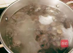 野生青杠菌牛骨汤的做法图解6