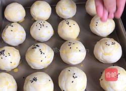 莲蓉肉松蛋黄酥的做法图解24