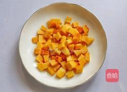 大米南瓜粥的做法图解2