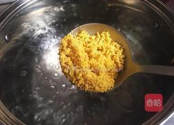秋季养生美容红薯小米粥的做法图解3