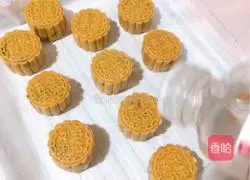Illustration of how to make bean paste mooncakes 13