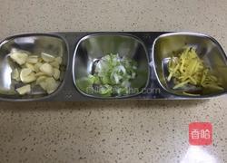 五花肉炖几豆角的做法图解3