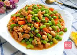 How to make stir-fried diced chicken with edamame rice 1