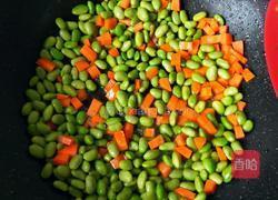 毛豆米炒鸡丁的做法图解9