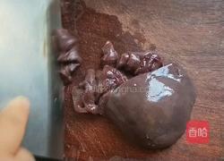 猪肝炖番茄的做法图解1