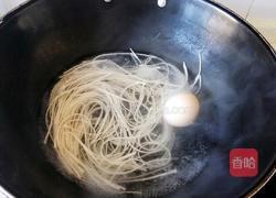 鲜虾鸡蛋面的做法图解4