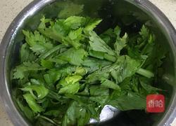 芹菜叶炒土豆丝的做法图解2