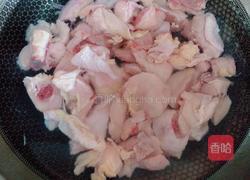 木耳炖鸡的做法图解1