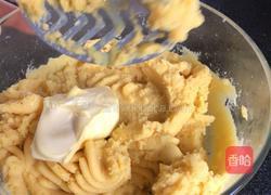 咸蛋黄土豆曲奇的做法图解5