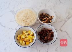 板栗香菇腊肠焖饭的做法图解2