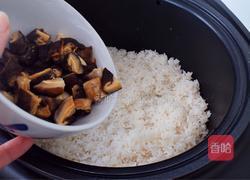 板栗香菇臘腸燜飯的做法圖解4