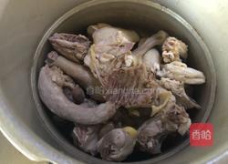 虫草花参须鸡汤的做法图解7