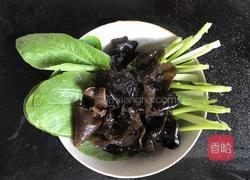 青菜鱼片汤的做法图解3