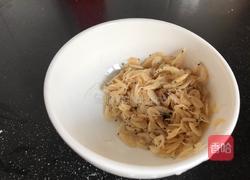 木耳虾皮汤的做法图解3