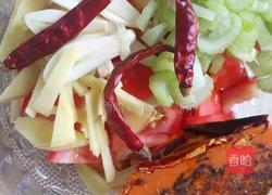 白萝卜炖肥肠的做法图解4