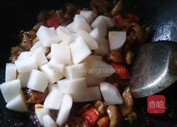 白萝卜炖肥肠的做法图解7