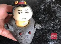 Illustration of how Zhu Bajie carries his wife on his back 19