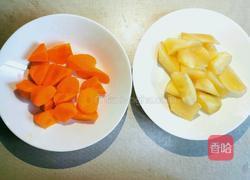 雪莲果排骨汤的做法图解2