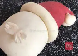 Illustrations of how Santa Claus makes 11