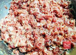 虾仁锅贴的做法图解2