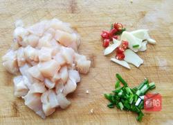 土豆番茄烧鸡胸肉的做法图解2