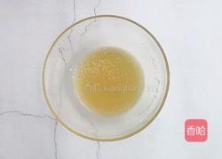 经典广式蛋黄莲蓉月饼的做法图解2