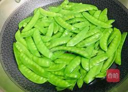 腊肠炒荷兰豆的做法图解4
