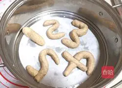 Illustration of how to make milk and red date steamed buns 8