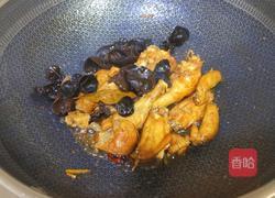 木耳焖鸡翅的做法图解9