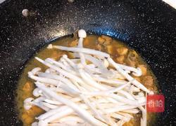 海鲜菇焖鸡的做法图解8