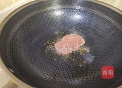 蒜薹肉末炒胡萝卜的做法图解4