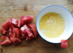 番茄西葫芦炒蛋的做法图解2