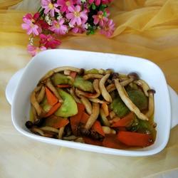 黄瓜胡萝卜炒蟹味菇的做法[图]