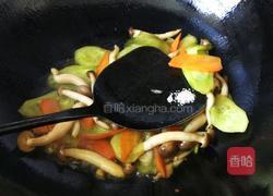 黄瓜胡萝卜炒蟹味菇的做法图解6