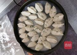 韭菜鸡蛋粉条水煎包的做法图解12