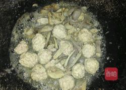 肉圆烩什鸡的做法图解4