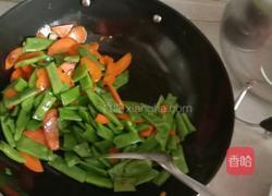 胡萝卜炒刀豆的做法图解5