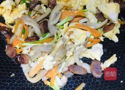 腊肠平菇炒蛋的做法图解9