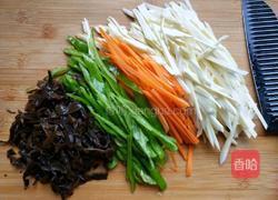 鱼香茭白肉丝的做法图解3