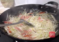 花红柳绿～韭菜豆芽炒鸡蛋的做法图解2