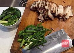 小腊猪穿竹林～竹笋炒腊肉的做法图解1