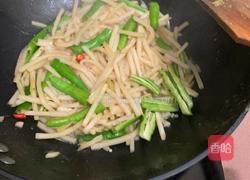 酸笋炒瘦肉的做法图解7