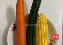 甜玉米炒胡萝卜黄瓜的做法图解1