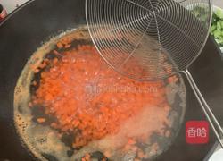 甜玉米炒胡萝卜黄瓜的做法图解3